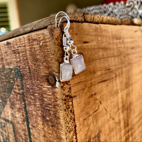 ✨ MOONSTONE SQUARE TINY DANGLE EARRINGS✨ - Picture 3 of 7